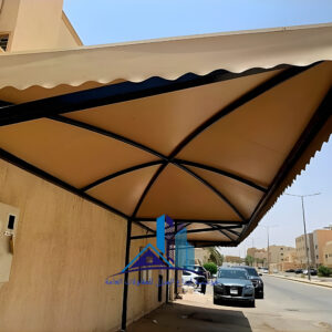 أفضل شركة مظلات سيارات في الدمام 2026 مظلات الزجاج المقسى (لمسة الفخامة الشفافة)